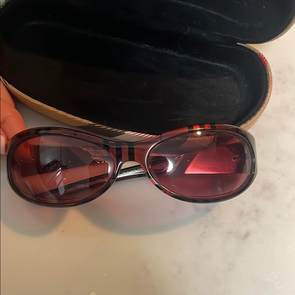 Burberry Women's Red Sunglasses - Picture 2 of 9
